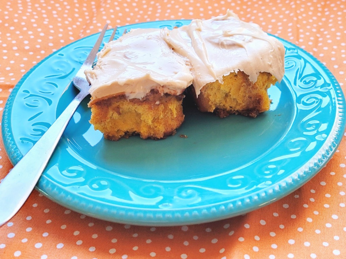 Mini Pumpkin Cinnamon&nbsp;Rolls